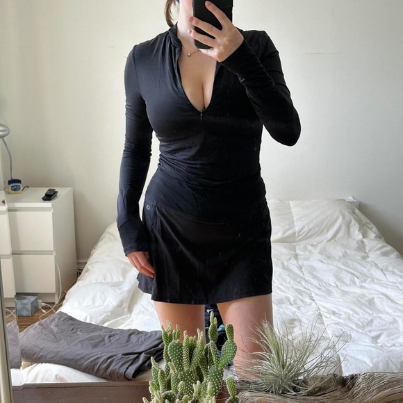 Black long sleeve athletic zip-up - Picture 1 of 8